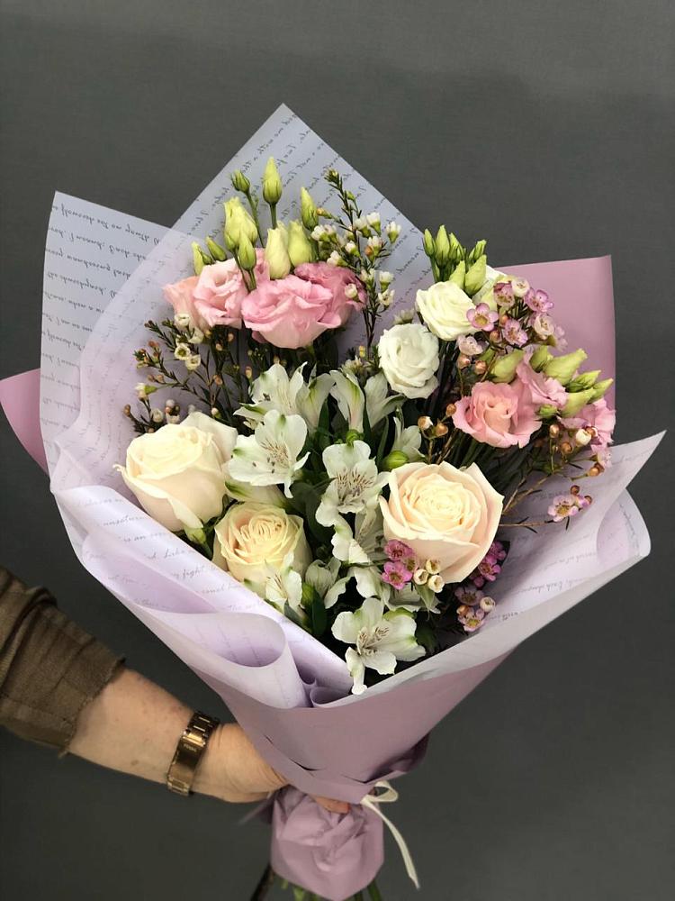 Букет цветов из: Альстромерии, Розы и Лизиантусы в Ксеньевке