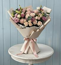 Букет цветов из:  Розы и Лизиантусы в Ксеньевке