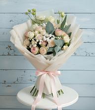Букет цветов из:  Розы и Лизиантусы в Ксеньевке