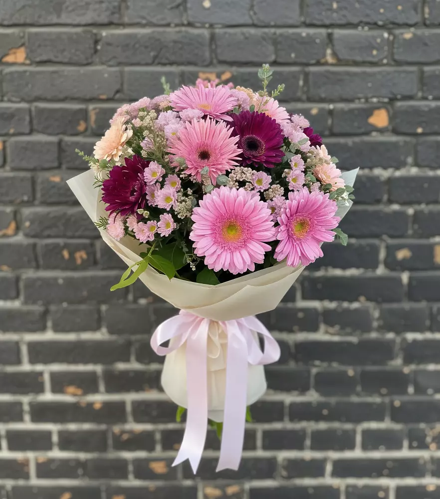 Букет цветов из: Герберы и Хризантемы в Ксеньевке
