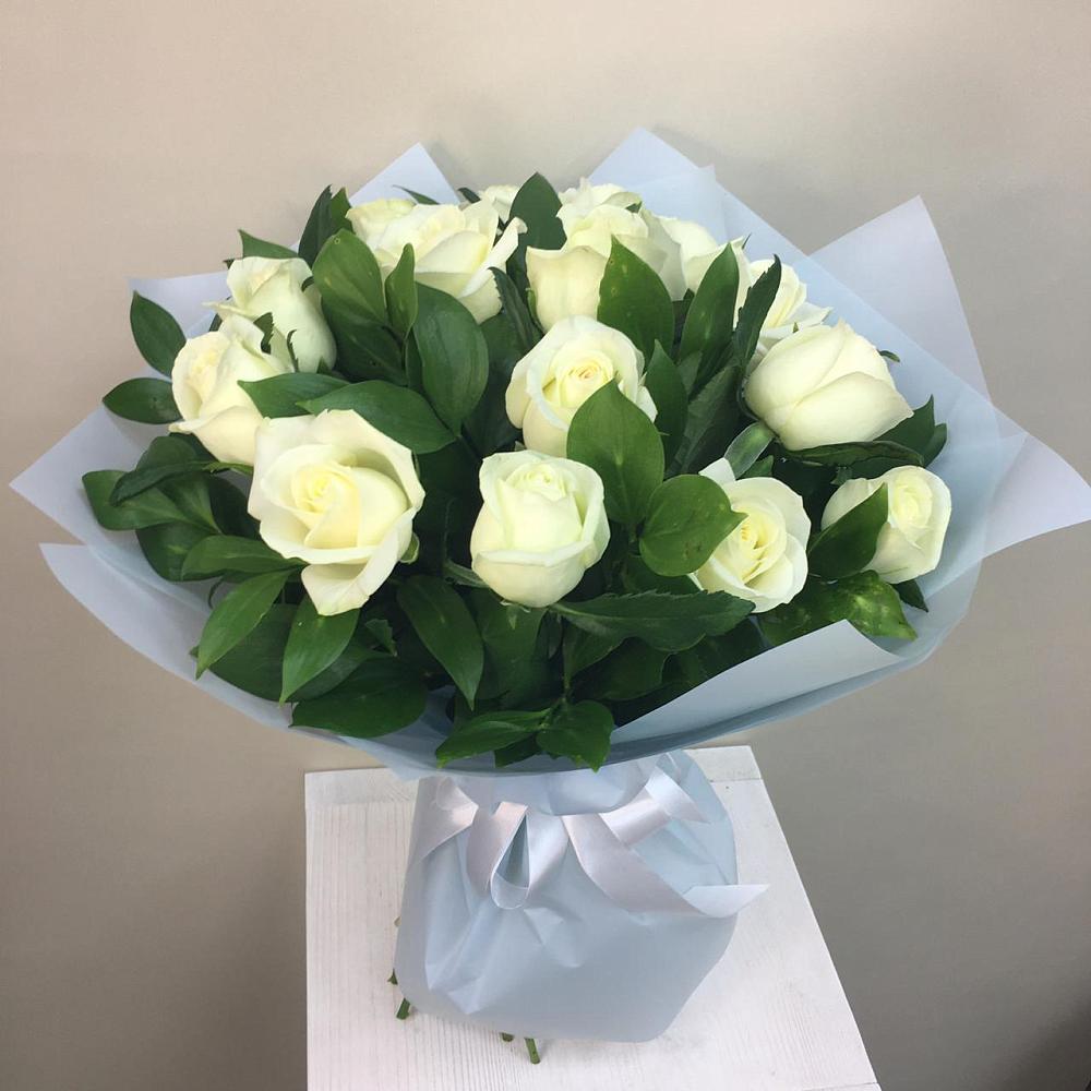 Букет 15 Белых роз Проуд в Ксеньевке