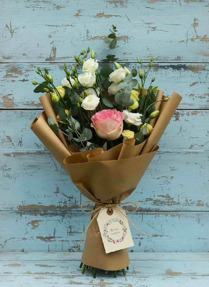 Букет цветов из: Розы и Лизиантусы в Ксеньевке