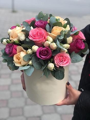 Цветочная композиция из Розы в шляпной коробке в Ксеньевке