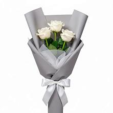 Букет 3 белые розы в Ксеньевке