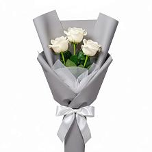 Букет 3 белые розы в Ксеньевке