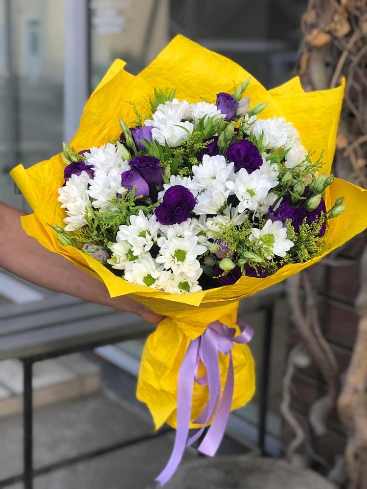 Букет цветов из: Ирисы, Хризантемы и Ромашки в Ксеньевке