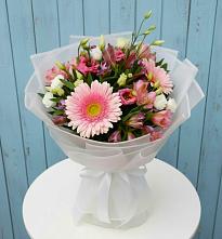 Букет цветов из:  Герберы, Альстромерии и Лизиантусы в Ксеньевке