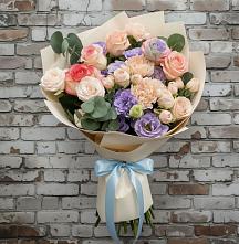 Букет цветов из:  Розы, Лизиантусы и Гвоздики в Ксеньевке